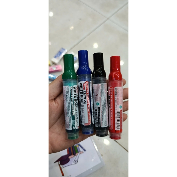 Pentel Easyflo Whiteboard-Marker Set: 2 Marker (schwarz & Rot) + Radiergummi, Mittlere Rundspitze, Trocken Abwischbar