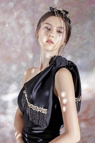 Váy Lụa Đính Nơ Pha Lê