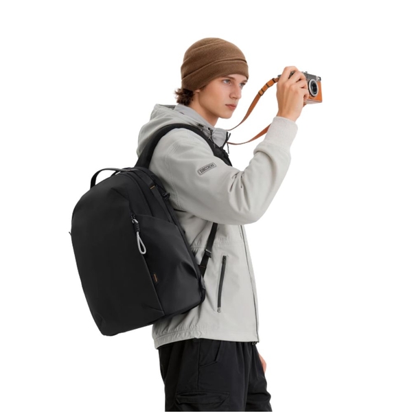 Ba lô đựng máy ảnh Ulanzi YY038 V2 Urban Travel Backpack dung tích 22L chất liệu sợi polyester chính hãng