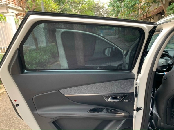 Rèm che nắng nam châm chống tia UV cho Ô tô (May đo theo xe)