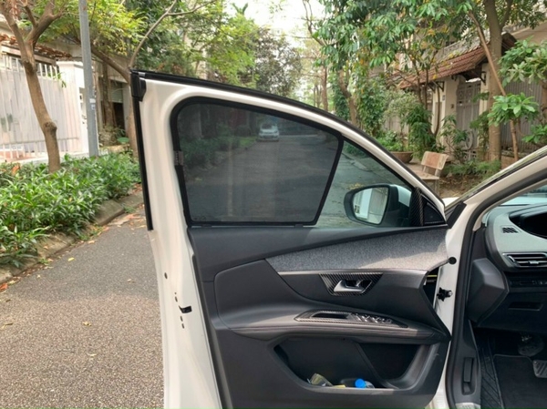 Rèm che nắng nam châm chống tia UV cho Ô tô (May đo theo xe)