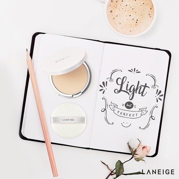 phan-phu-dang-nen-laneige-light-fit-pact