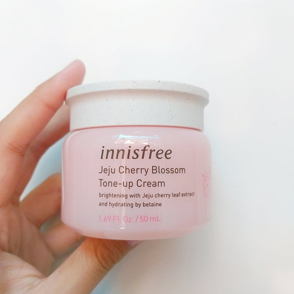 kem-duong-nang-tone-da-innisfree-jeju-cherry-blossom-tone-up-cream