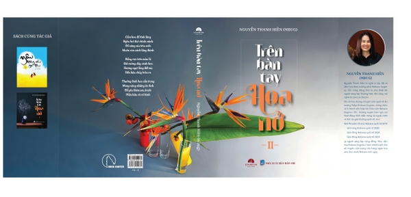 Bộ sách Trên bàn tay Hoa nở