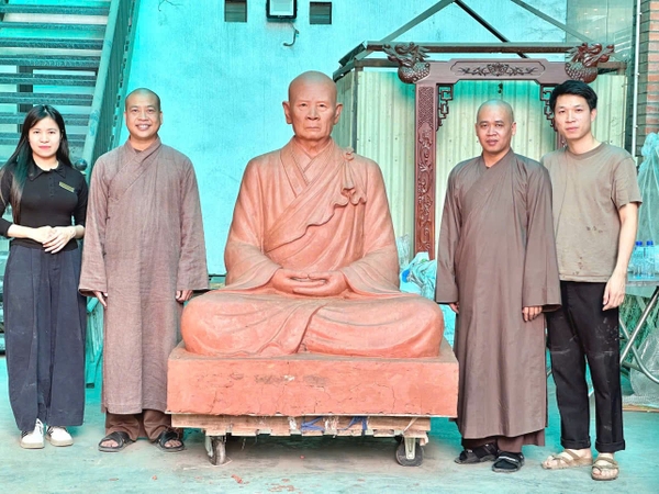 duc-dong-duong-quang-ha-tiep-don-thay-chua-ve-duyet-mau-dat-vi-chuong-lao-hoa-th