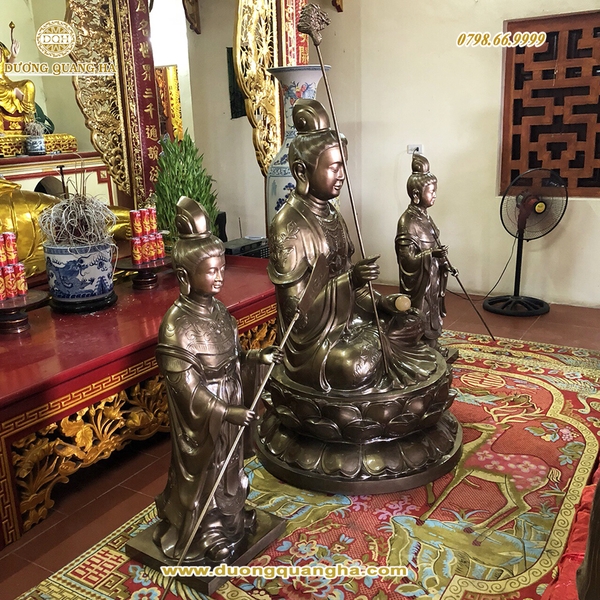 tuong-dieu-tri-kim-mau-va-2-nguoi-hau