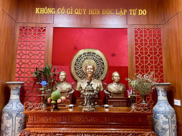 phong-tho-nhung-vi-lanh-dao-co-cong-lon-trong-su-nghiep-giai-phong-dan-toc-va-ba