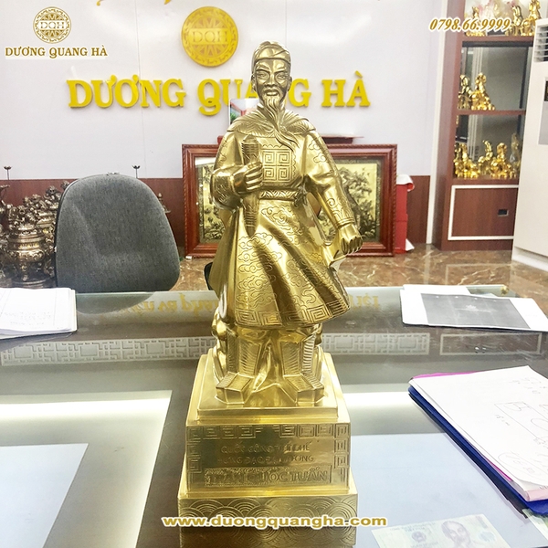 tuong-dong-tran-hung-dao
