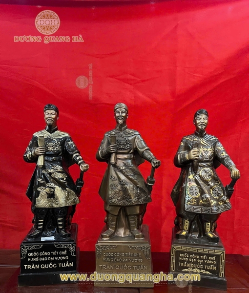 cac-mau-tuong-tran-hung-dao-de-ban-lam-viec