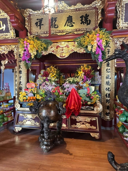 tuong-vua-cha-lac-long-quan-an-vi-den-hung-phu-tho