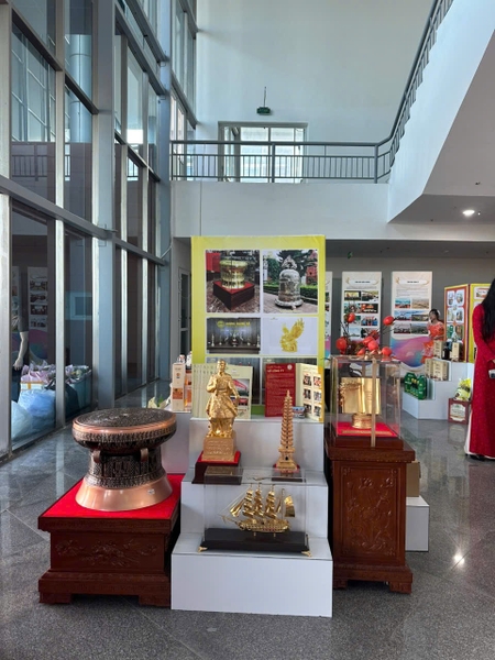 vinh-du-tham-gia-dai-hoi-thi-dua-yeu-nuoc-tinh-ninh-binh