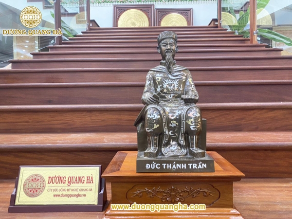 tuong-duc-thanh-tran-ngoi-kham-bac