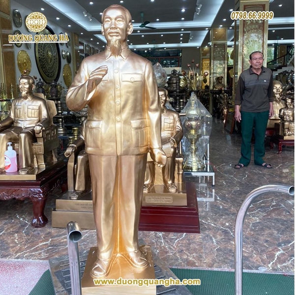 tuong-bac-ho-vay-tay-chao-cao-1-5m