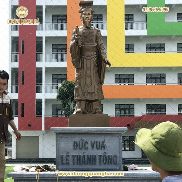 tuong-dai-vua-le-thanh-tong
