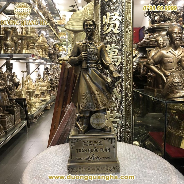 tuong-dong-tran-quoc-tuan