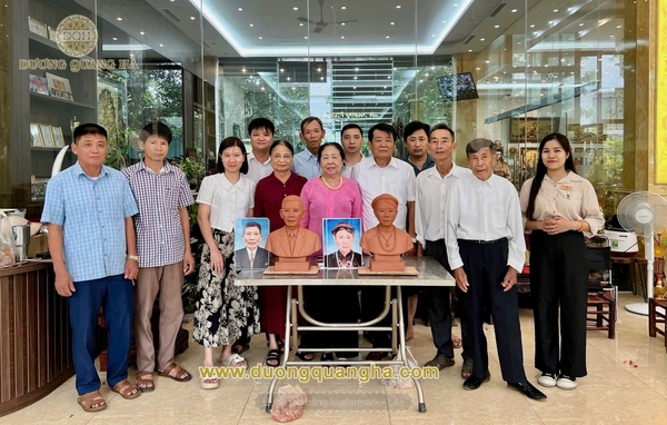 tiep-don-doan-khach-tu-hung-yen-ve-duyet-mau-dat-truyen-than-tai-xuong