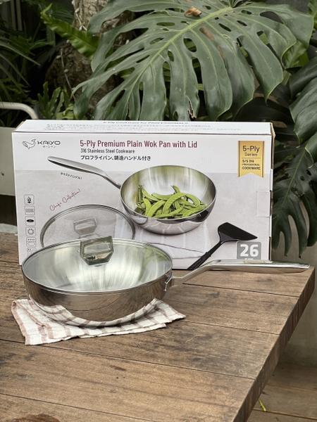 Chảo inox 316 liền khối 5-ply Premium Kaiyo -sâu lòng có vung kính 26cm