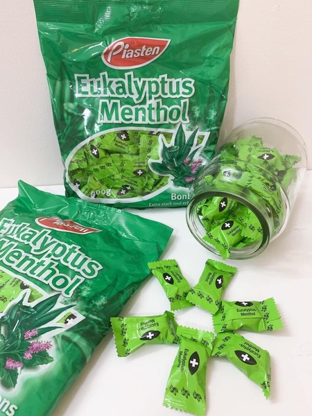 Spermatozoidlarda uxlab yotgan tukli mushuk