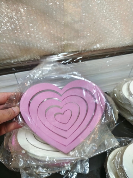 VÒNG GỖ HÌNH TRÁI TIM DÁN TƯỜNG (5 TRÁI TIM)