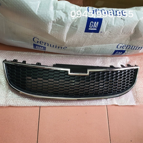 Mặt ca lăng Chevrolet Orlando 95032032