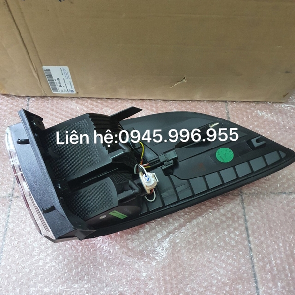 Đèn hậu mảnh ngoài vế phải Chevrolet Trailblazer 84786459