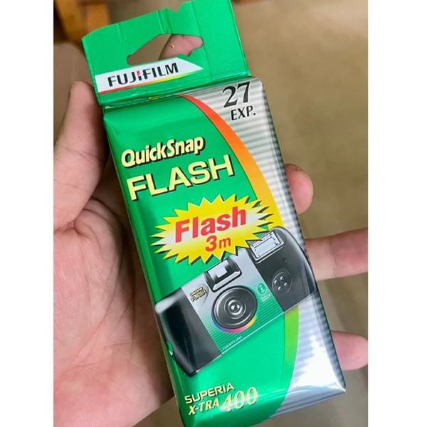 Máy chụp ảnh 1 lần FUJIFILM SUPERIA XTRA-400 QUICKSNAP FLASH DATE 05/2025