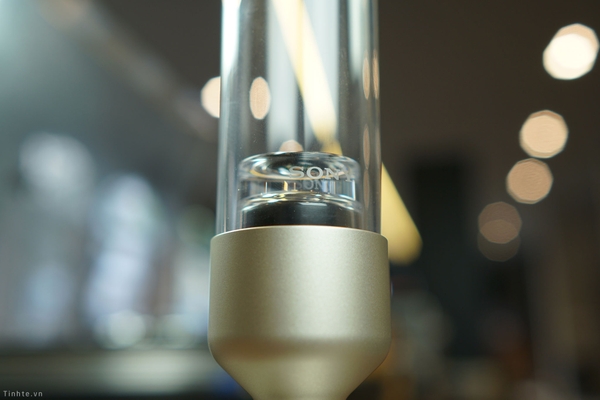 Loa đèn thủy tinh Sony LSPX-S2  Glass Sound Speaker