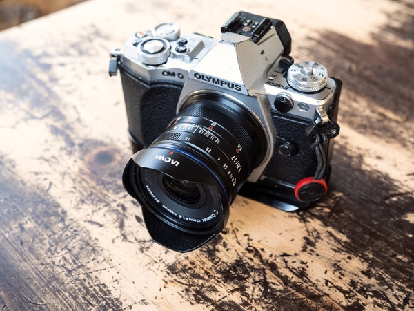 ỐNG KÍNH Laowa 17MM F/1.8 MFT