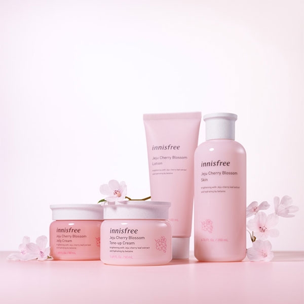Set dưỡng da Innisfree Jeju Cherry Blossom màu Hồng