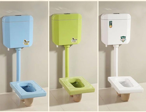 Xí xổm trẻ em màu trắng