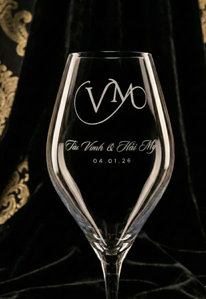 Khắc Logo Ly Rượu Vang: Đỉnh Cao Công Nghệ Phun Cát Bắn Film Và Lý Do Giới Sành Rượu Lựa Chọn