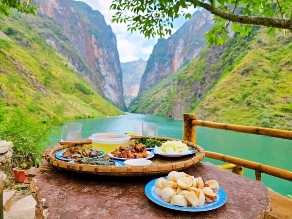 TOUR DU LỊCH HÀ GIANG CAO BẰNG 5 NGÀY 4 ĐÊM: HÀ NỘI - HÀ GIANG - CAO BẰNG - BA BỂ