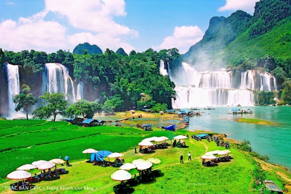 Du lịch Cao Bằng - Bản Giốc - Bắc Kạn - Ba Bể - Hà Nội