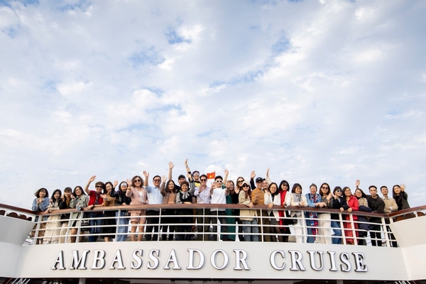 TOUR DU LỊCH HẠ LONG: TRẢI NGHIỆM DU THUYỀN 5 SAO TRONG NGÀY