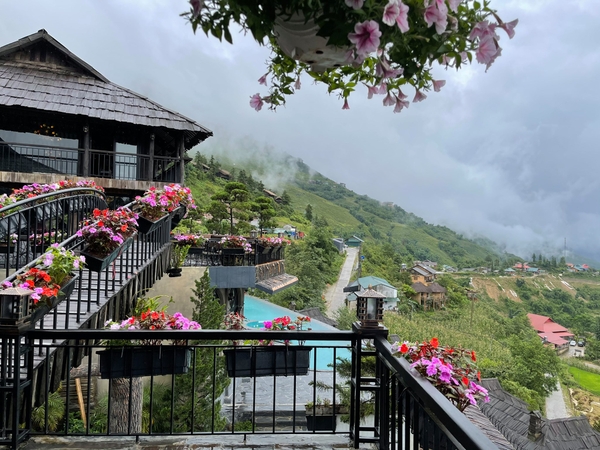 COMBO SAPA Resort 4* siêu ưu đãi - The Mong Village Resort