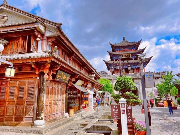 TOUR: HÀ NỘI – ĐẠI LÝ – LỆ GIANG – SHANGRI LA