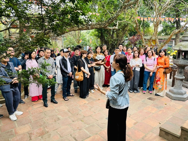 DU XUÂN 1 NGÀY TẠI HÀ NỘI: CHÙA THẦY – CHÙA TÂY PHƯƠNG – ĐỀN VÀ CHÙA KHAI NGUYÊN – CHÙA THẮNG NGHIÊM