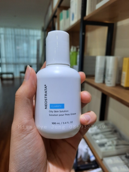 Kem giảm mụn và kiểm soát nhờn NeoStrata AHA 8% Oily Skin Solution 100ml