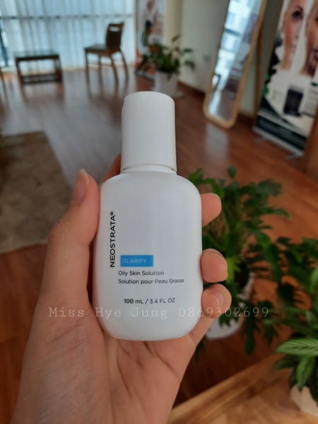 Kem giảm mụn và kiểm soát nhờn NeoStrata AHA 8% Oily Skin Solution 100ml