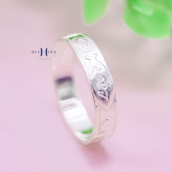 nhan-bac-cap-doi-nam-nu-duy-hien-hinh-con-ca-chu-love-n2408300035