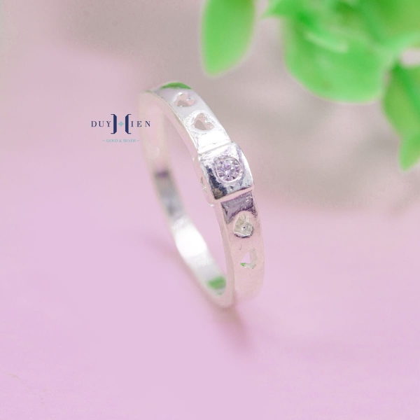 nhan-bac-cap-doi-nam-nu-duy-hien-dinh-da-n2408300026