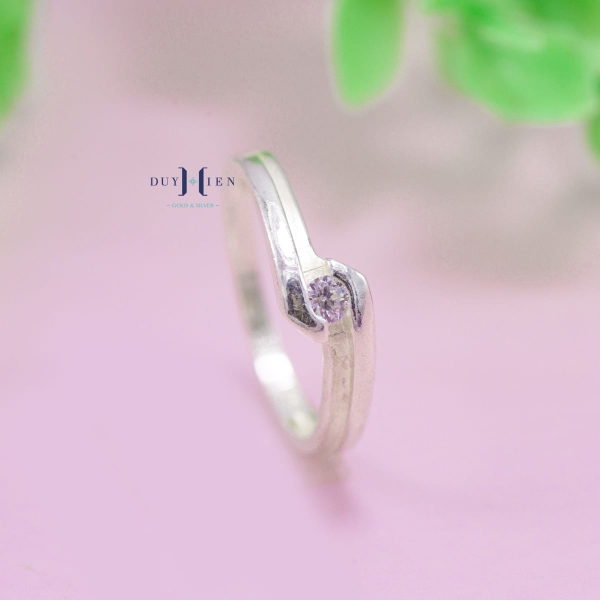 nhan-bac-cap-doi-nam-nu-duy-hien-dinh-da-n2408300017