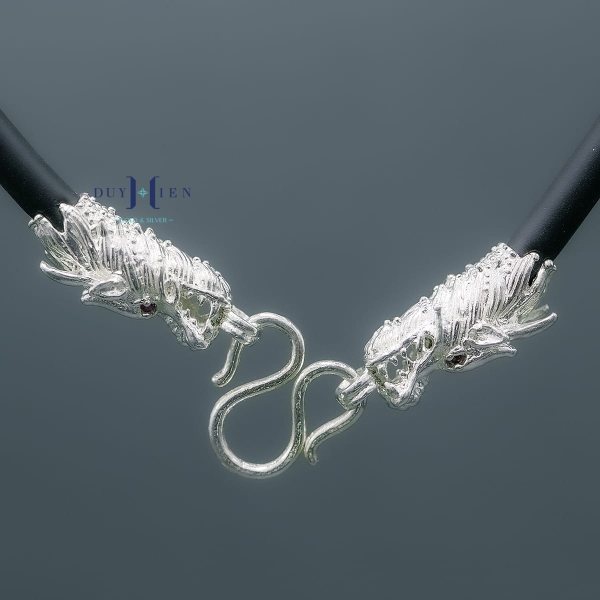 day-chuyen-da-nam-duy-hien-boc-bac-dau-rong-sang-trong-nhieu-style-d2411160022