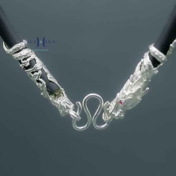 day-chuyen-da-nam-duy-hien-boc-bac-dau-rong-sang-trong-style-2-d2411160021