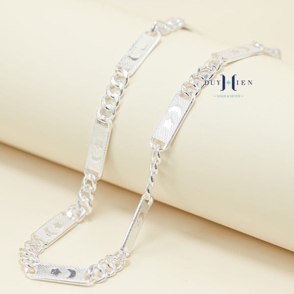 day-chuyen-bac-duy-hien-cho-be-ban-det-hinh-trang-sao-d2411120013