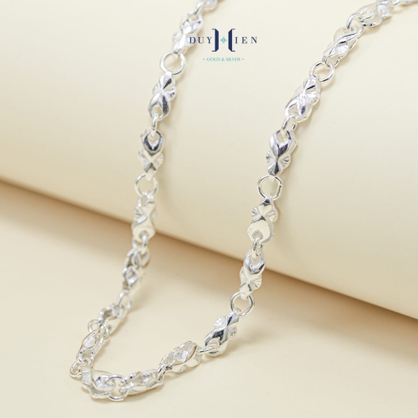 day-chuyen-bac-duy-hien-cho-be-ong-det-kieu-hoa-van-xinh-xan-d2411120025