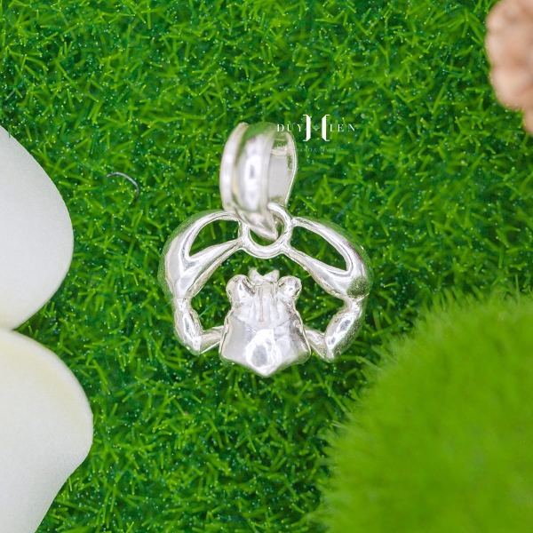 mat-day-chuyen-bac-tre-em-hinh-con-cua-m2409270007