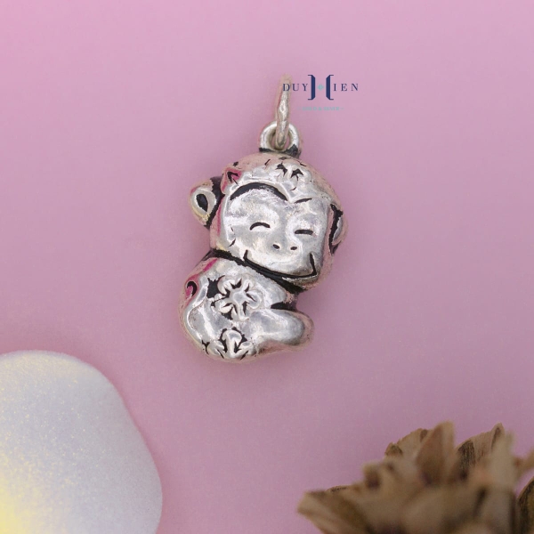 mat-day-chuyen-bac-tre-em-s925-hinh-con-khi-deo-2-mat-m2409270004