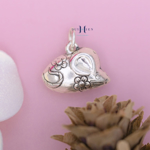 mat-day-chuyen-bac-tre-em-s925-hinh-con-chuot-hoa-van-xinh-xan-style-1-m24092700