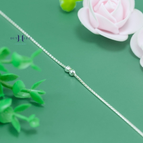 lac-chan-bac-nu-kieu-day-soi-mi-tron-hat-tron-chuyen-dong-l2410140041